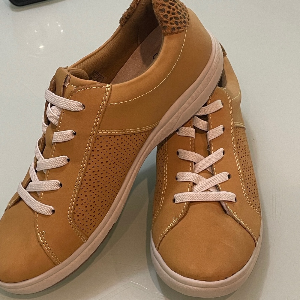 Earth Origins Lace-Up Leather Sneakers - Elson - Size 8 - Brown NWOB